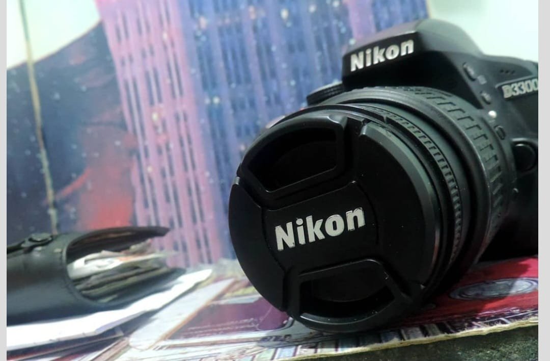 Câmera Nikon de Berguim, equipamento usado em seus ensaios fotográficos.